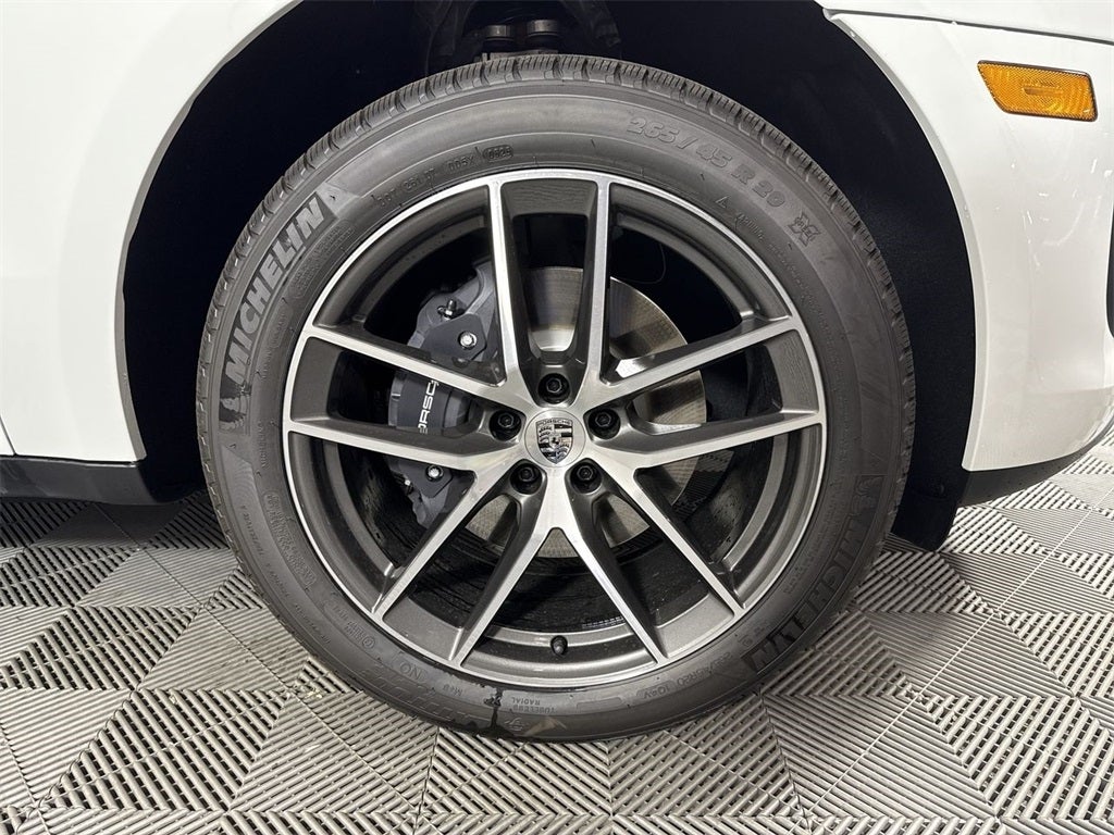 2025 Porsche Macan AWD