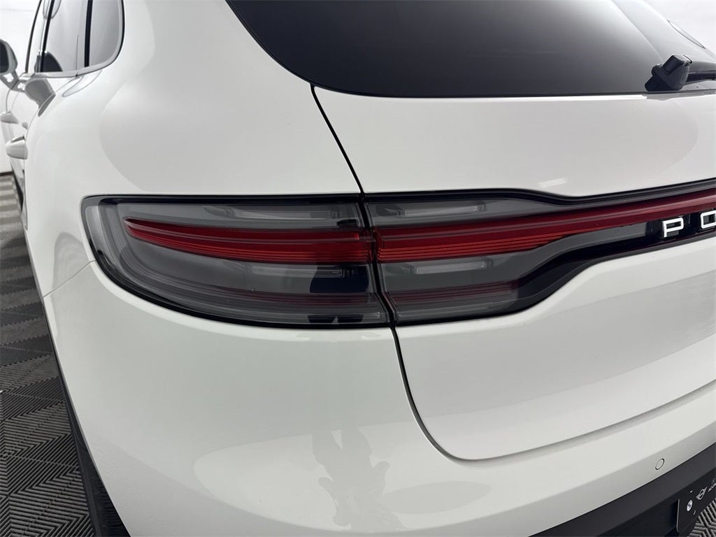 2025 Porsche Macan AWD