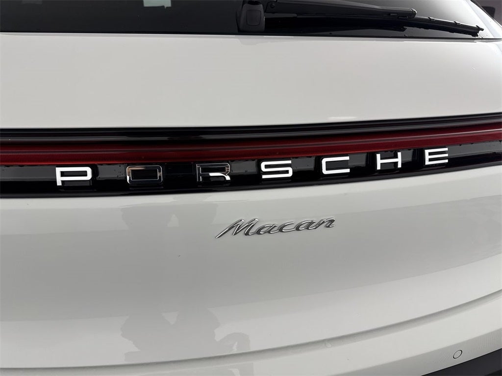2025 Porsche Macan AWD