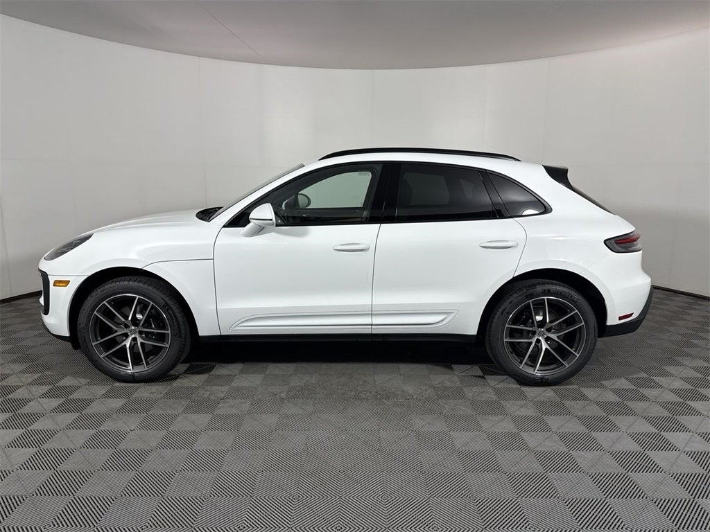 2025 Porsche Macan AWD