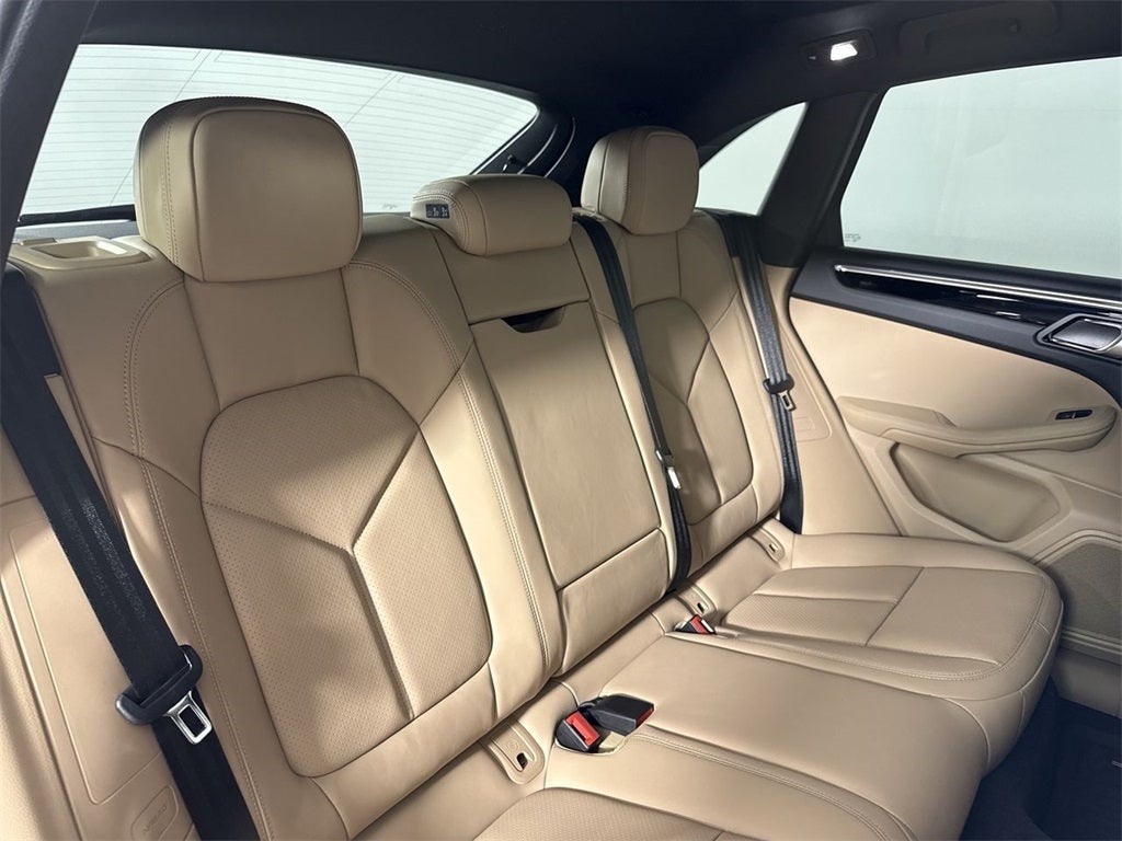 2025 Porsche Macan AWD