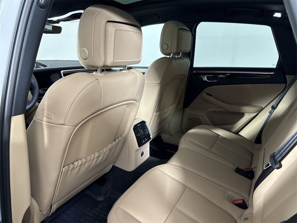 2025 Porsche Macan AWD