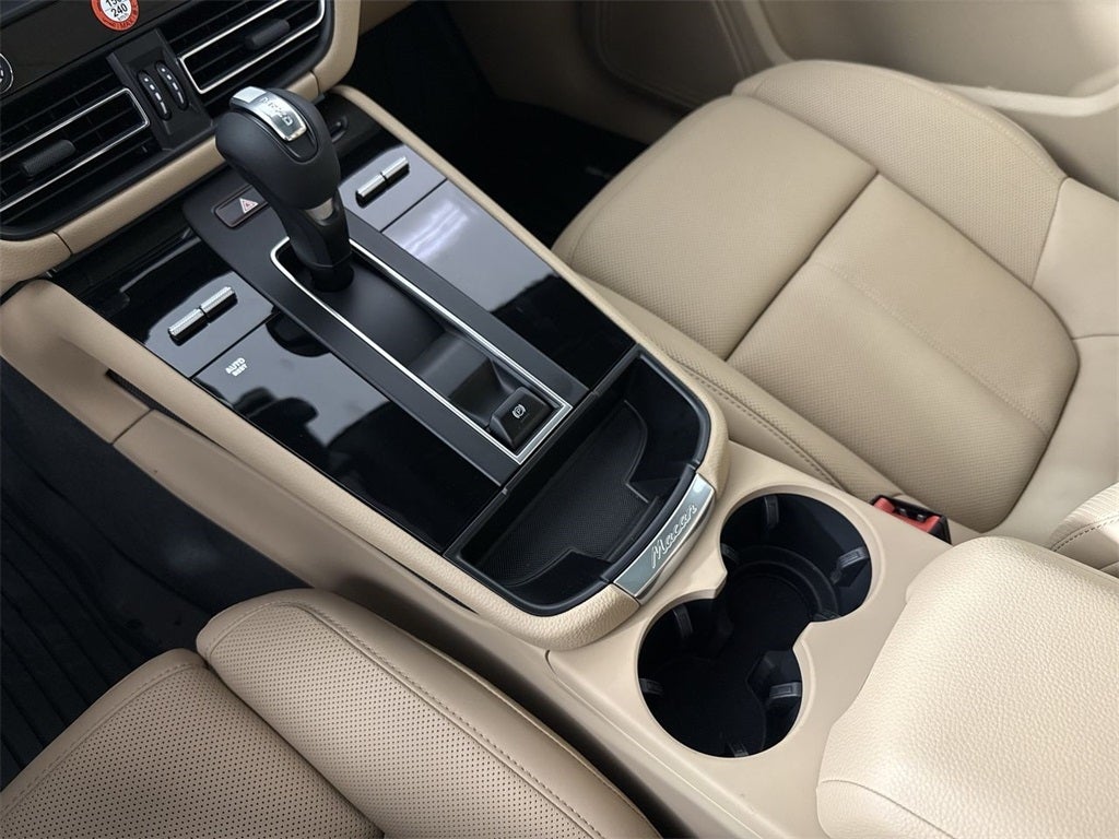 2025 Porsche Macan AWD