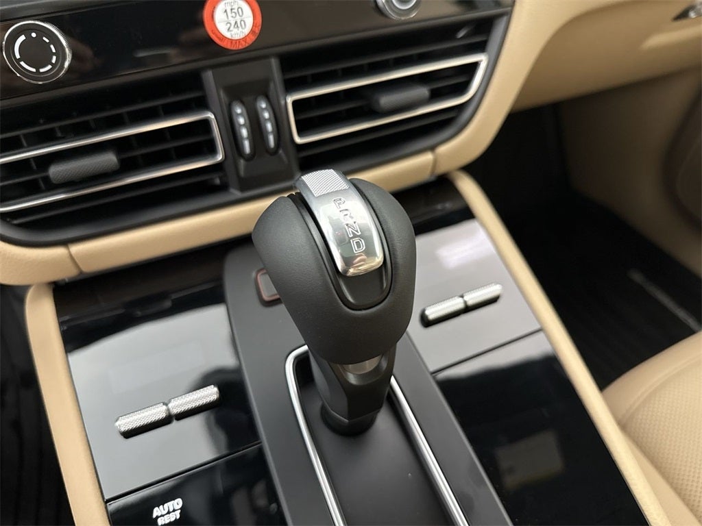 2025 Porsche Macan AWD