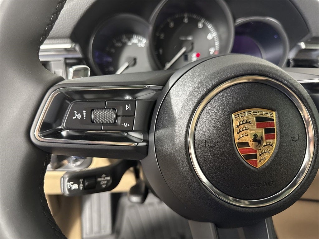 2025 Porsche Macan AWD