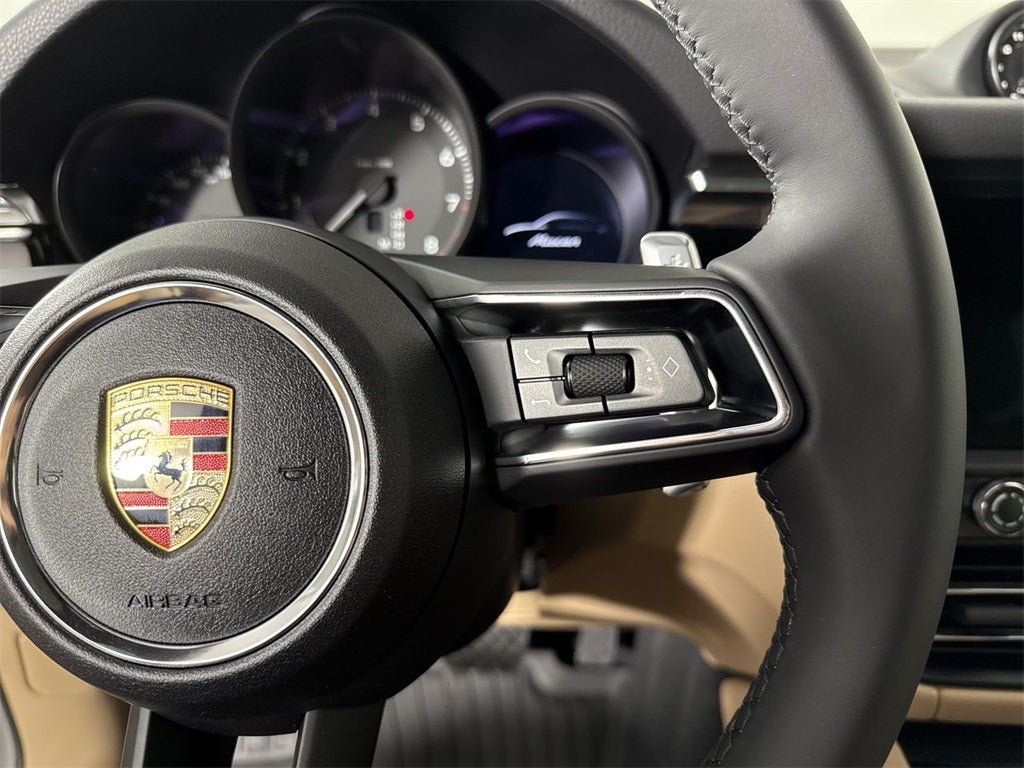 2025 Porsche Macan AWD