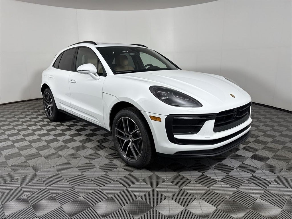 2025 Porsche Macan AWD