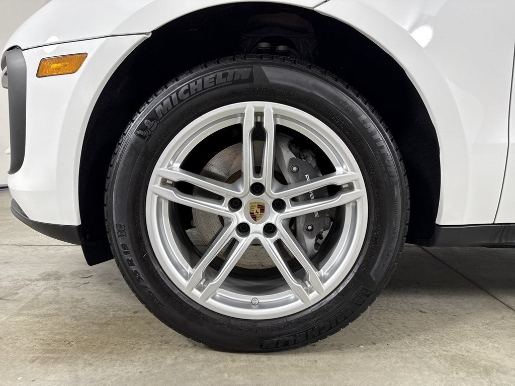 2026 Porsche Macan AWD