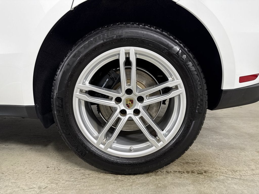 2026 Porsche Macan AWD