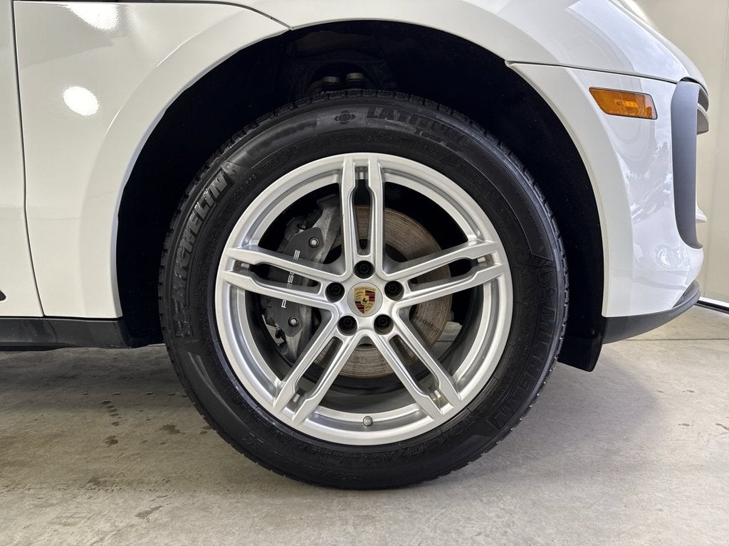 2026 Porsche Macan AWD