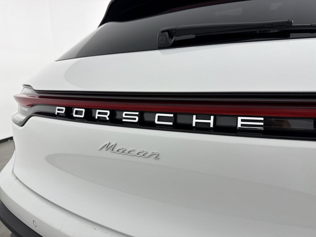 2026 Porsche Macan AWD