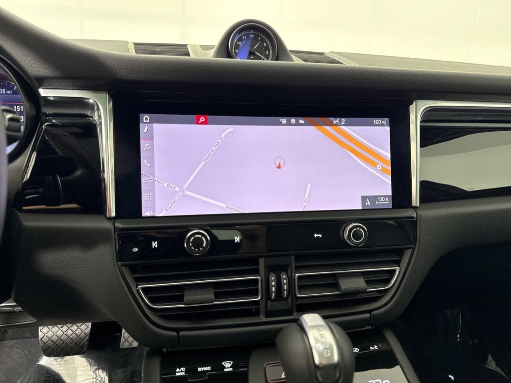 2026 Porsche Macan AWD