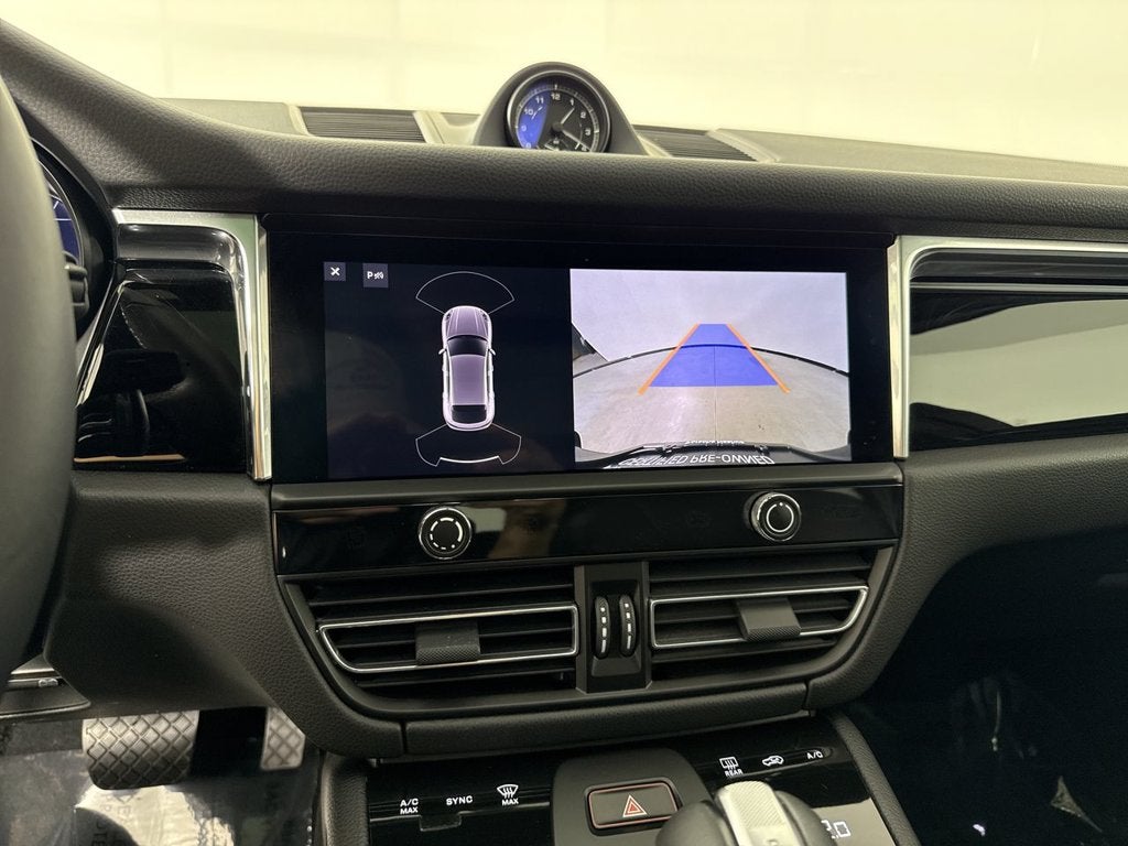 2026 Porsche Macan AWD