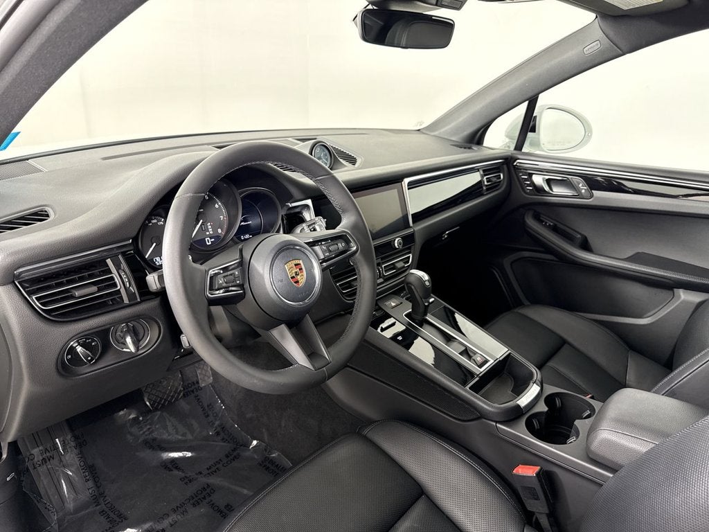 2026 Porsche Macan AWD