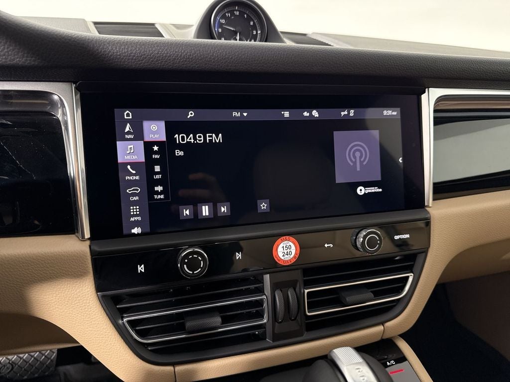 2026 Porsche Macan AWD