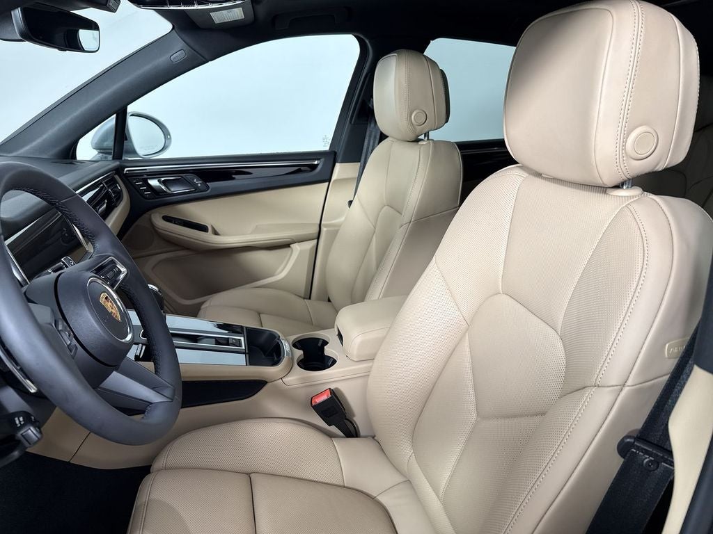 2026 Porsche Macan AWD