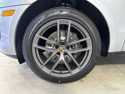 2026 Porsche Macan T