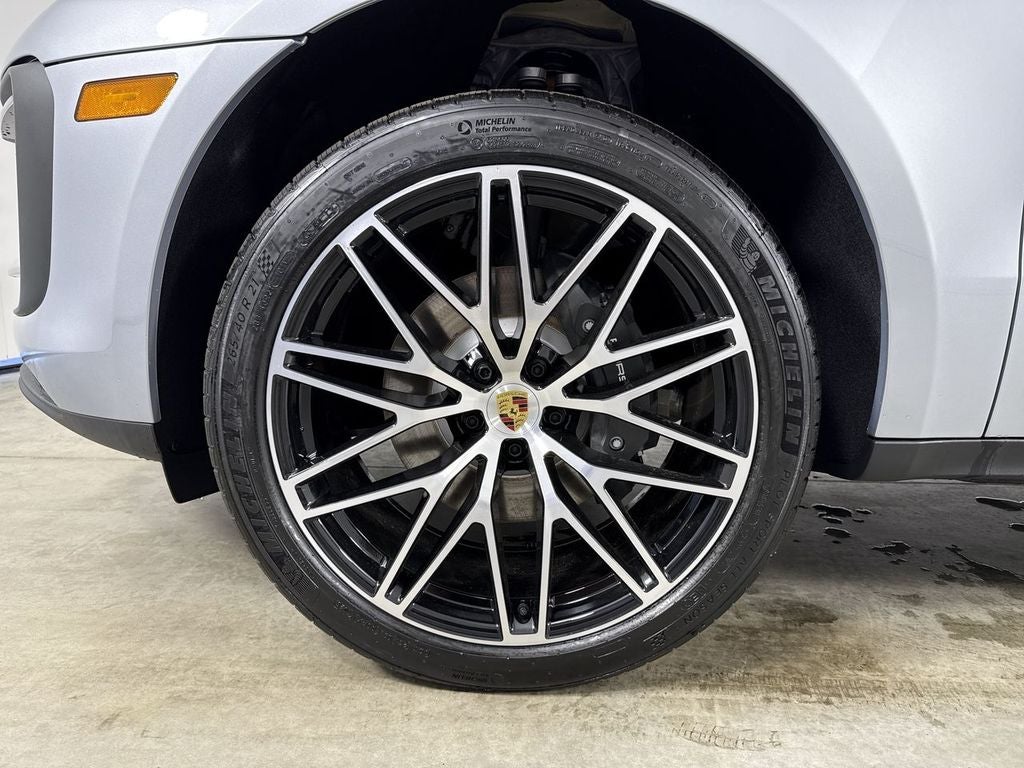 2026 Porsche Macan AWD