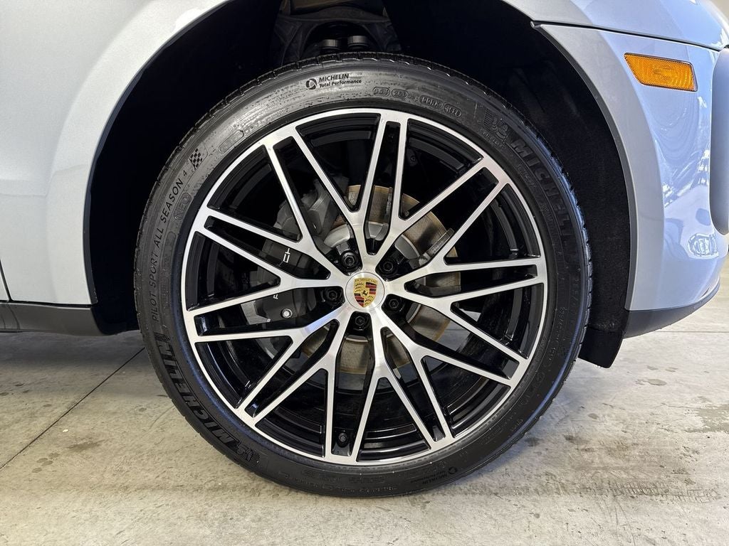 2026 Porsche Macan AWD
