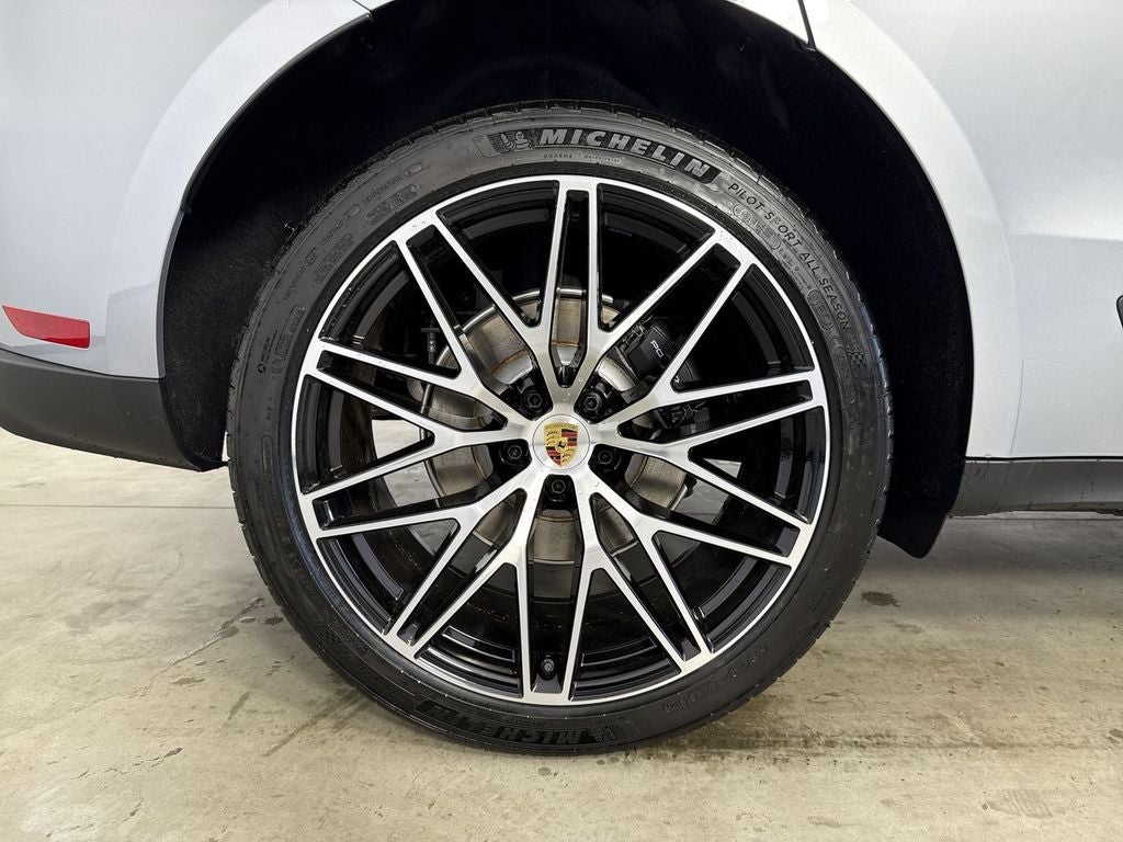 2026 Porsche Macan AWD