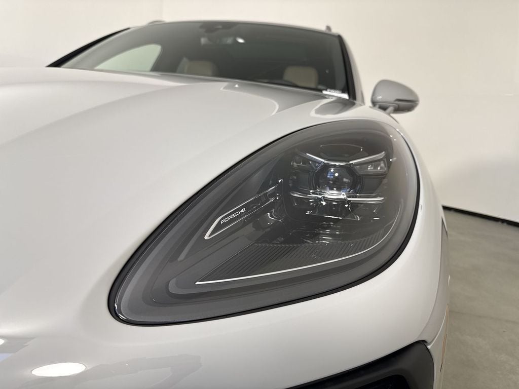 2026 Porsche Macan AWD
