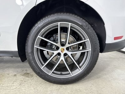 2026 Porsche Macan AWD