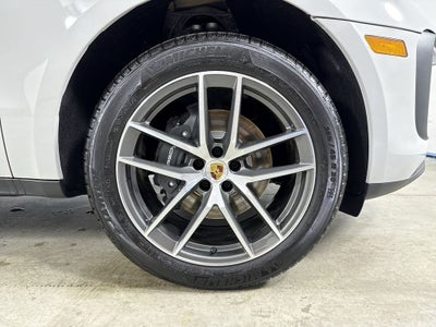 2026 Porsche Macan AWD