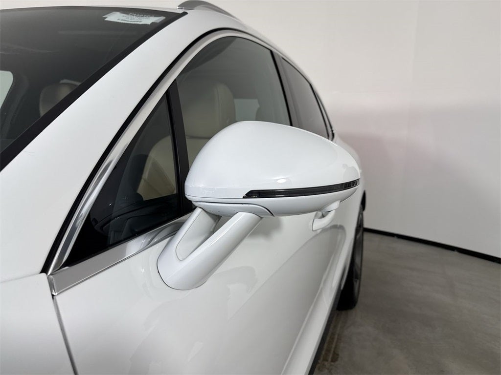 2023 Porsche Macan AWD