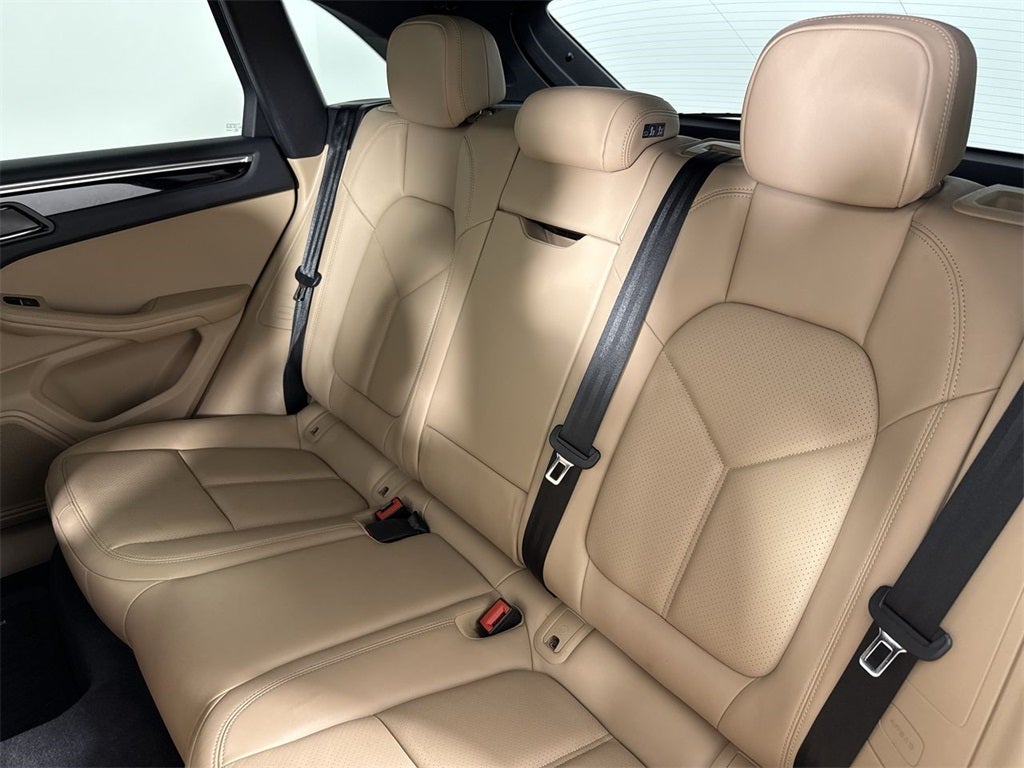 2023 Porsche Macan AWD