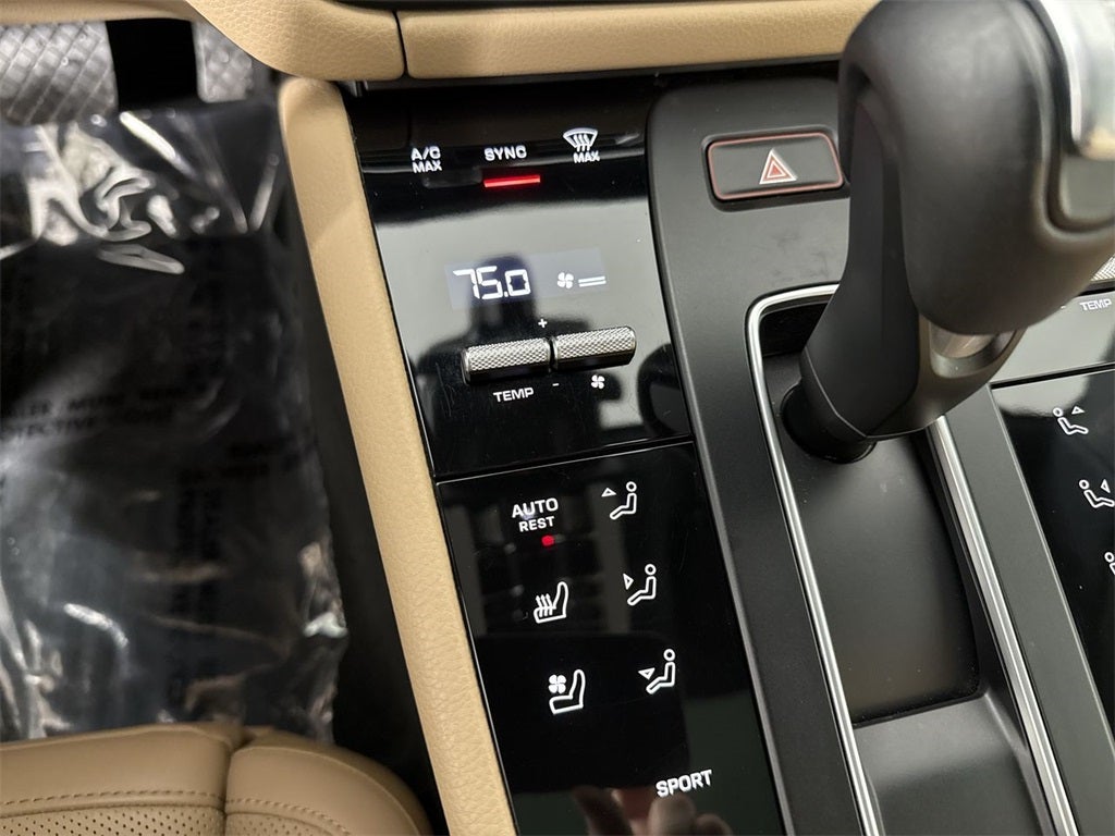 2023 Porsche Macan AWD