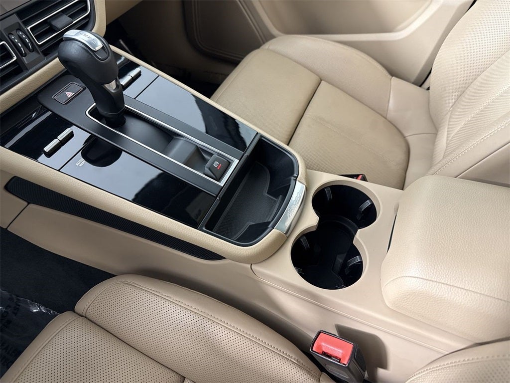 2023 Porsche Macan AWD