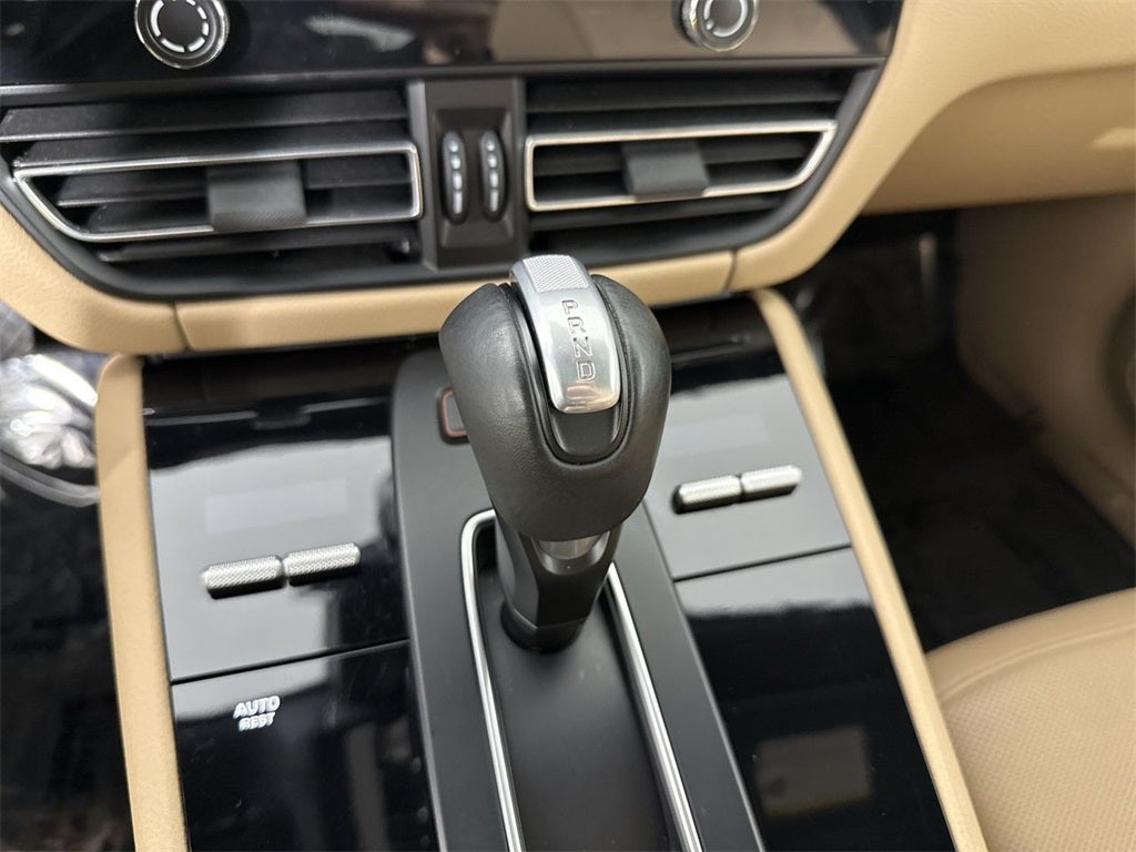 2023 Porsche Macan AWD