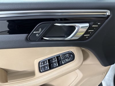 2023 Porsche Macan AWD