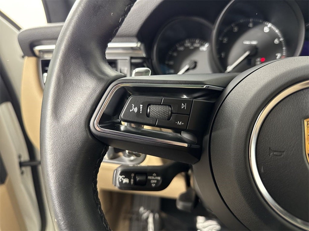 2023 Porsche Macan AWD