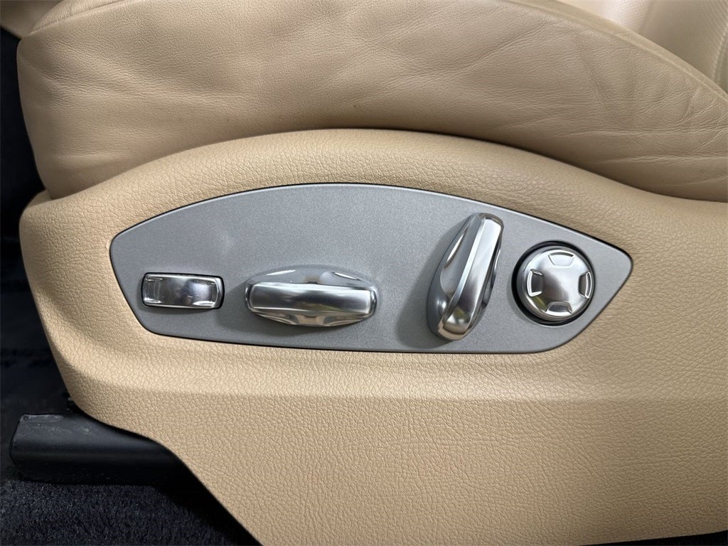 2023 Porsche Macan AWD