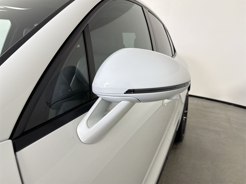 2024 Porsche Macan T