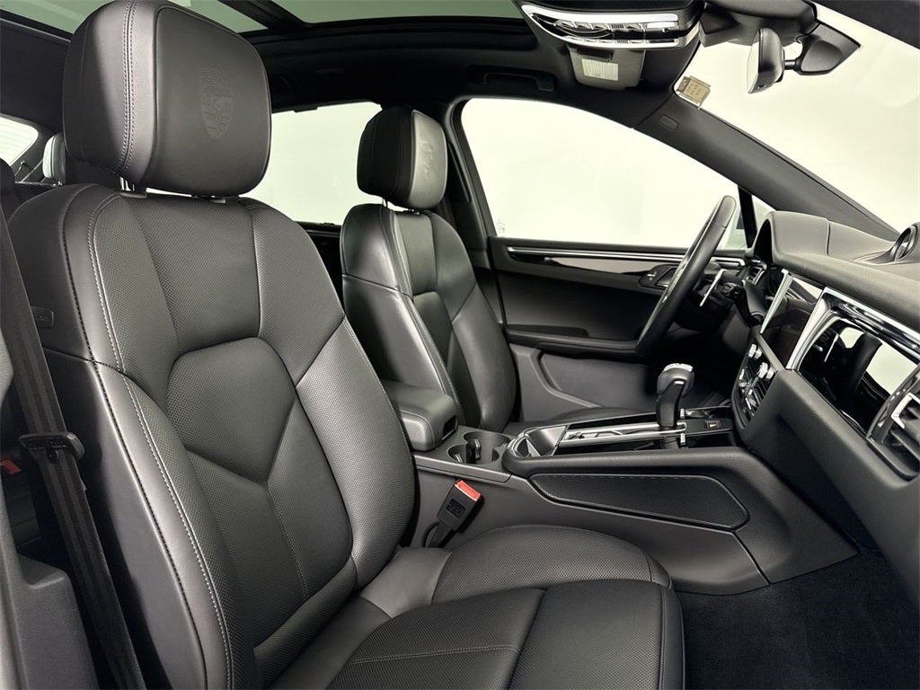 2024 Porsche Macan T