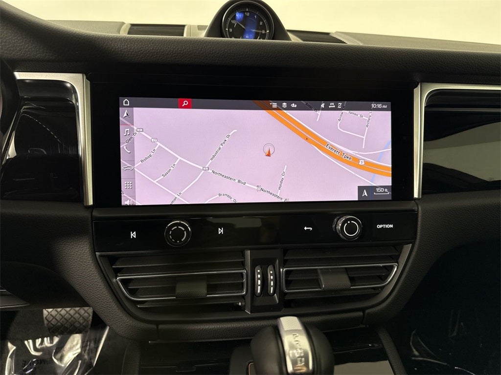 2024 Porsche Macan T