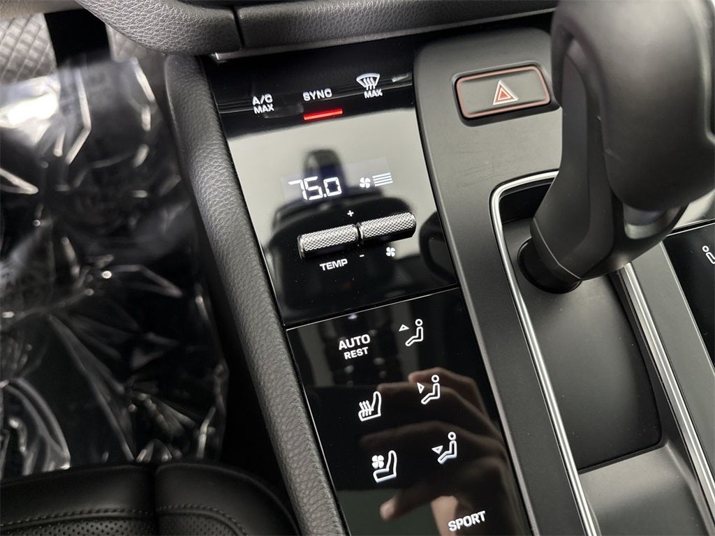 2024 Porsche Macan T