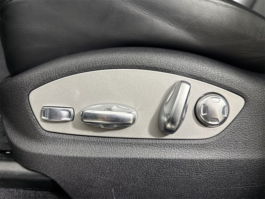 2024 Porsche Macan T