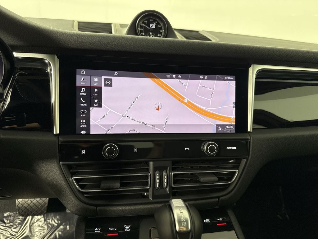 2024 Porsche Macan AWD