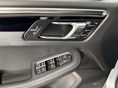 2024 Porsche Macan AWD
