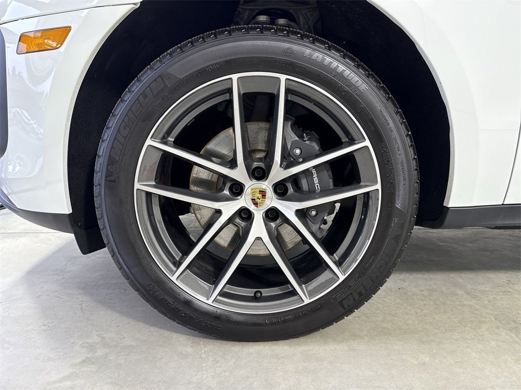 2025 Porsche Macan AWD