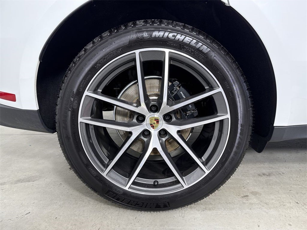 2025 Porsche Macan AWD