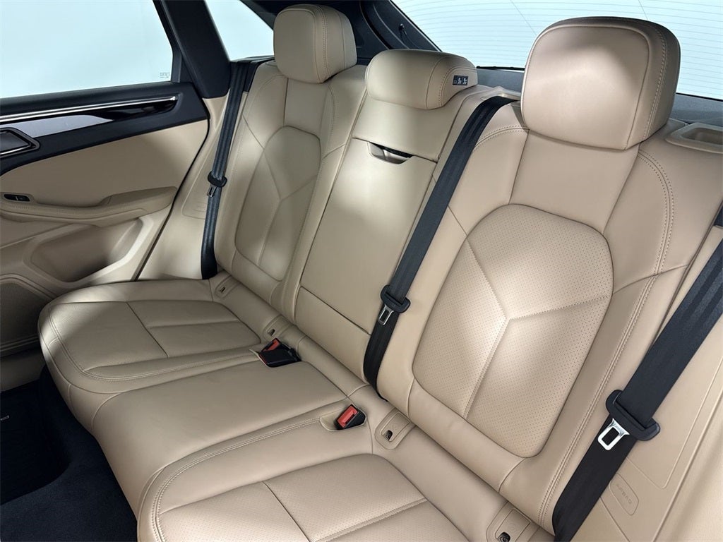 2025 Porsche Macan AWD