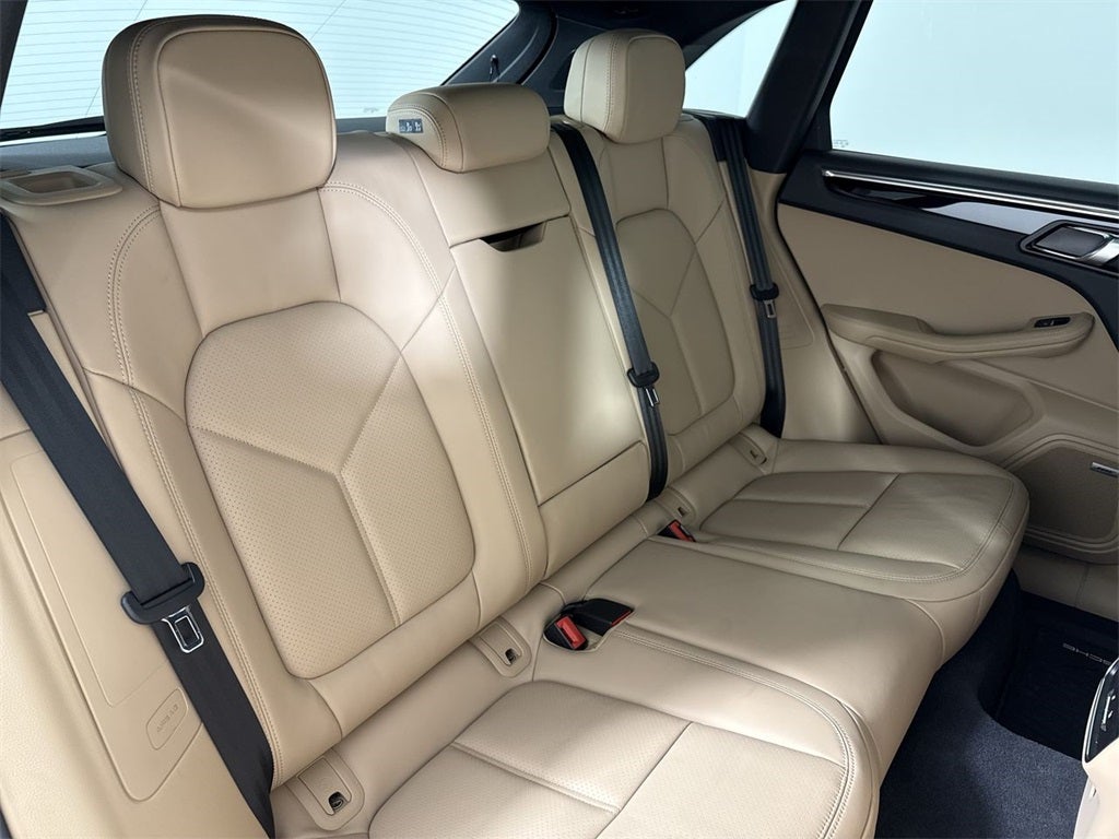 2025 Porsche Macan AWD