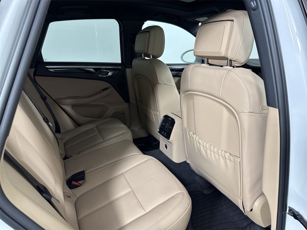 2025 Porsche Macan AWD