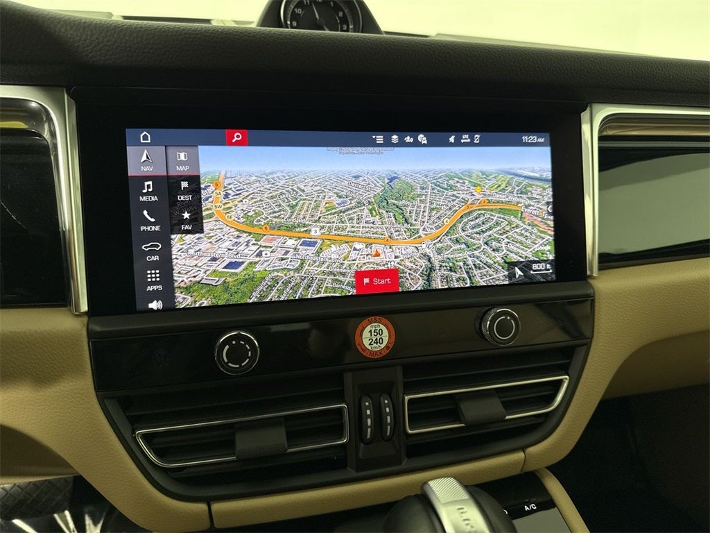 2025 Porsche Macan AWD