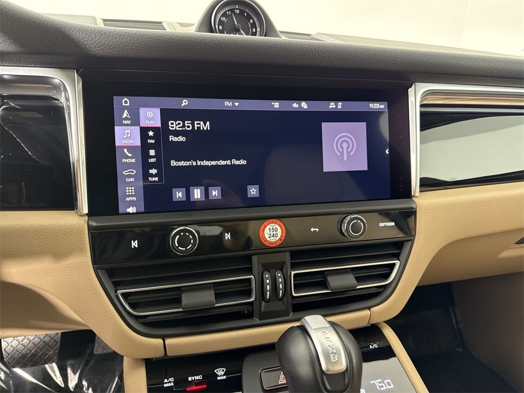 2025 Porsche Macan AWD