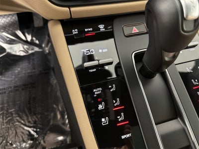 2025 Porsche Macan AWD